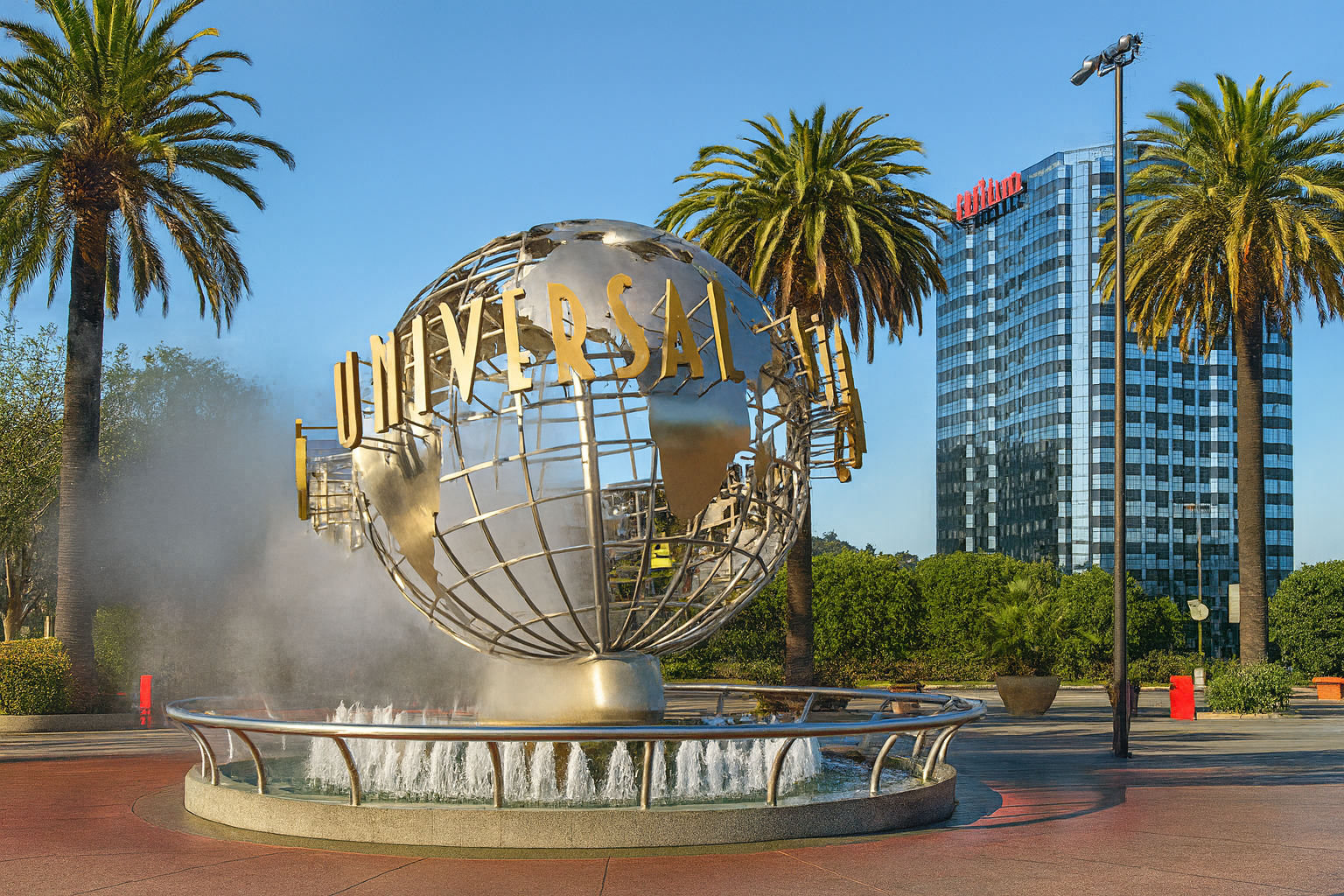 Hilton Los Angeles/Universal City illuminated at dusk